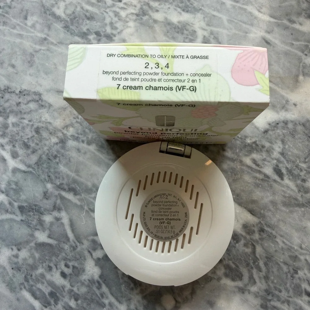 Clinique Beyond Perfecting Powder Foundation + Concealer 7 Cream Chamois